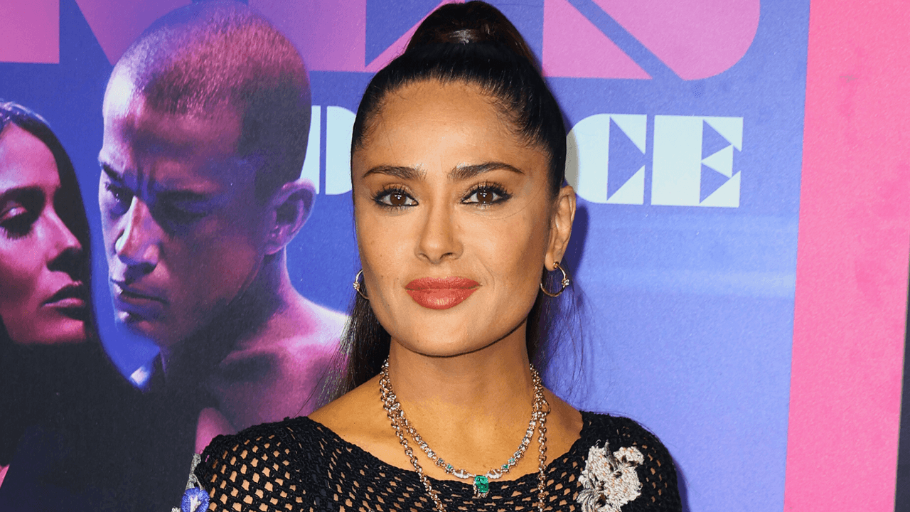 Salma Hayek usó un sensual vestido de red en la premiere de 'Magic Mike's Last Dance': fotos