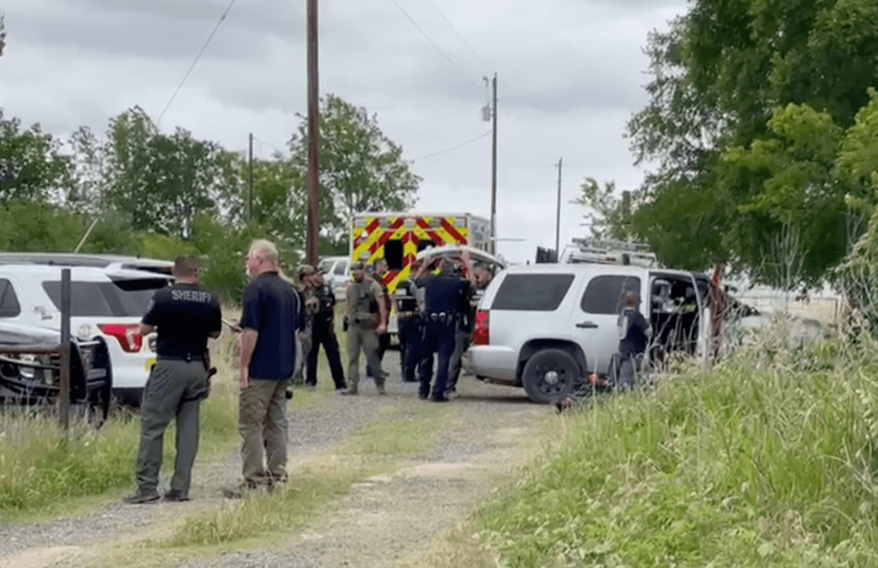 El incidente se registró en horas de la madrugada y se mantiene activo.