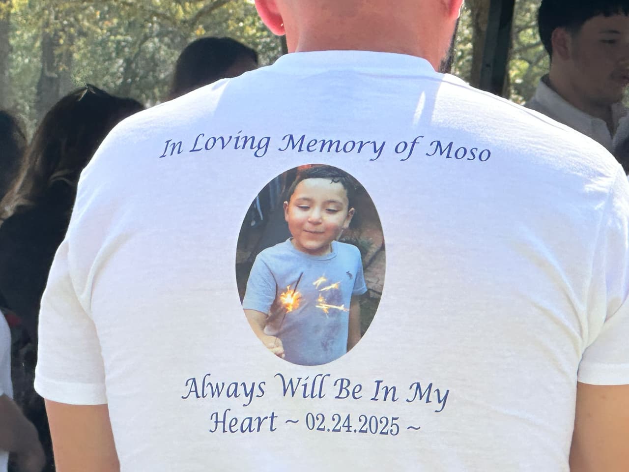 Según Juliana Rivera, la madre, el 24 de febrero el pequeño salió muy feliz a estudiar, en la escuela Epps Island Elementary,
<b> pero horas después la llamaron para notificarle que </b>
<a href="https://www.univision.com/local/houston-kxln/eren-rivera-nino-muere-escuela-houston" target="_blank">el menor tuvo una emergencia y no reaccionaba </a>