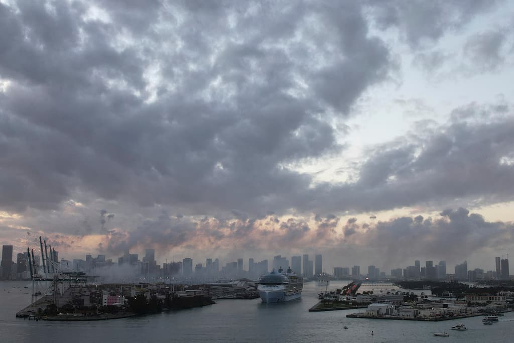 El buque, que parte del sur de Florida en su primer viaje de siete días por las islas tropicales, fue bautizado oficialmente el martes en una ceremonia con el astro del fútbol
<a href="https://www.univision.com/local/miami-wltv/lionel-messi-padrino-icon-of-the-seas-crucero-mas-grande-mundo-primer-viaje">Lionel Messi y sus compañeros del equipo Inter Miami. </a>