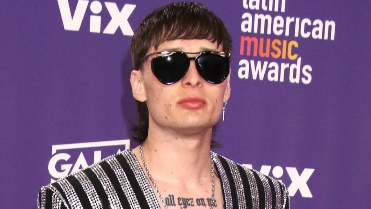 Peso Pluma estaría enfrentando episodios de "ansiedad" y "delirio de persecución", reportan