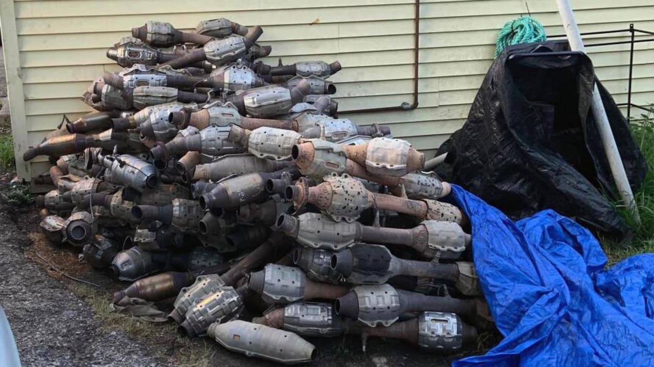 <h2 class="cms-H2-H2">6.- Castigos más duros para el robo de convertidores catalíticos</h2>
<br>
<br>La nueva ley AB 641 endurece las sanciones a las personas que sean acusadas de robar convertidores catalíticos en California. La nueva norma establece
<b>una acusación de desmantelar automóviles</b> para las personas que sean sorprendidas con nueve o más piezas de este tipo.