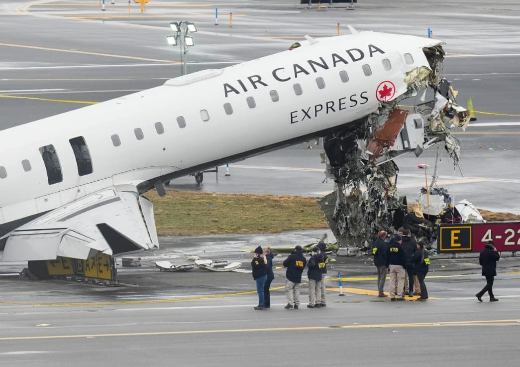 Ella es la azafata que sobrevivió 'de milagro' al accidente en el aeropuerto de LaGuardia