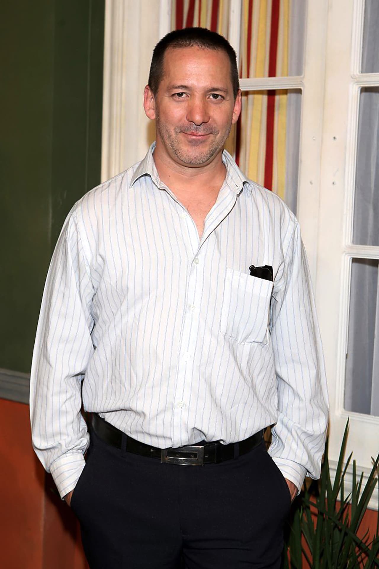 Fue en octubre cuando
<b><a href="https://www.univision.com/famosos/jamas-le-faltaria-a-mi-madre-hijo-de-silvia-pinal-se-defiende-de-quienes-lo-acusan-de-mantenido-fotos">Luis Enrique Guzmán</a></b> se defendió de la información publicada por la revista y aseguró que es "autosuficiente" económicamente.
<br>