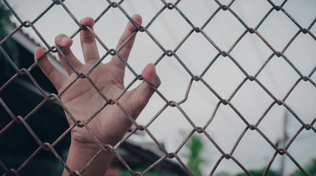 Mujer es secuestrada mientras esperaba el autobús en esta zona de San Antonio