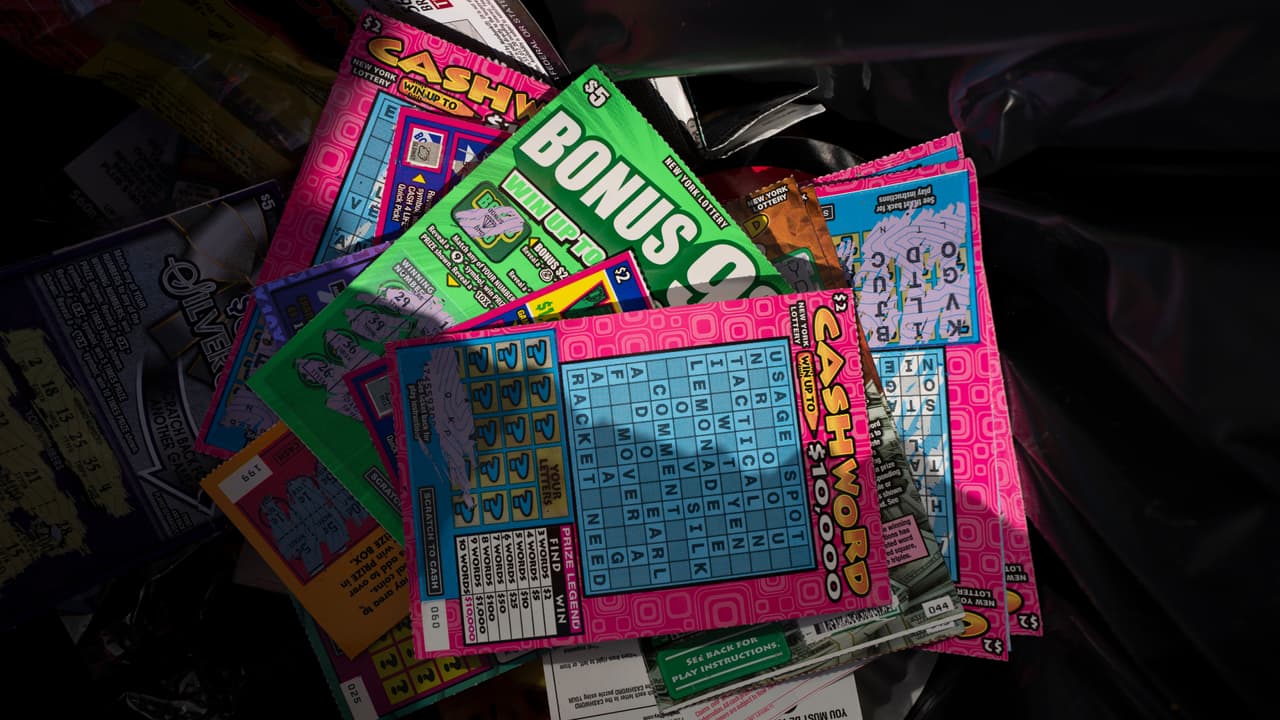 Fue a comer mariscos y se volvió millonario; gana 1 millón al jugar lotería en Filadelfia