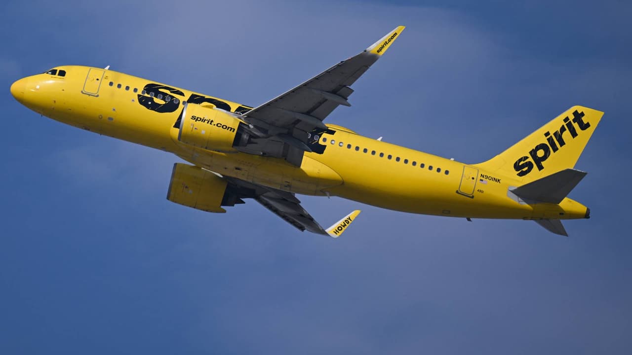 Spirit Airlines anuncia que recortará un cuarto de sus vuelos a partir de noviembre
