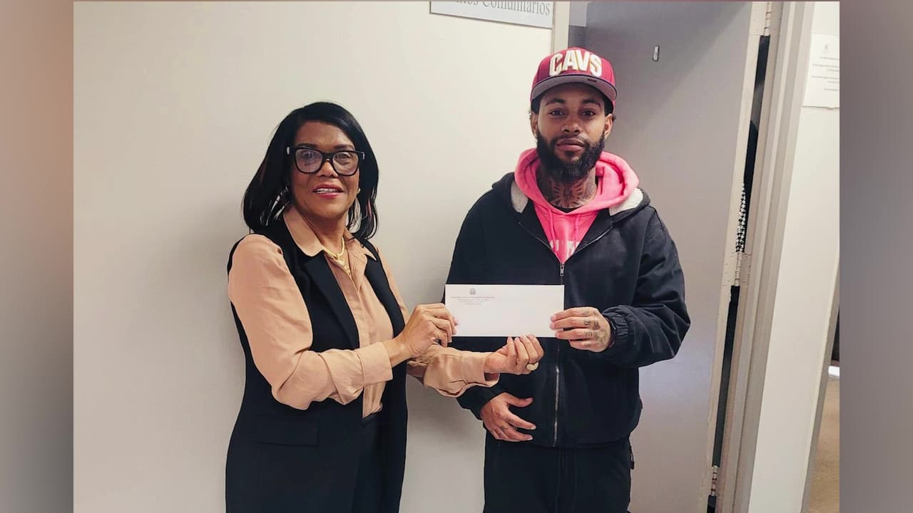 Para retornar a República Dominicana, Hernández tramitó una carta de ruta en el consulado dominicano, documento que le permitirá viajar al no contar con pasaporte. Planea regresar a Jarabacoa, donde residen sus padres y hermanos, a quienes sorprenderá con su llegada.