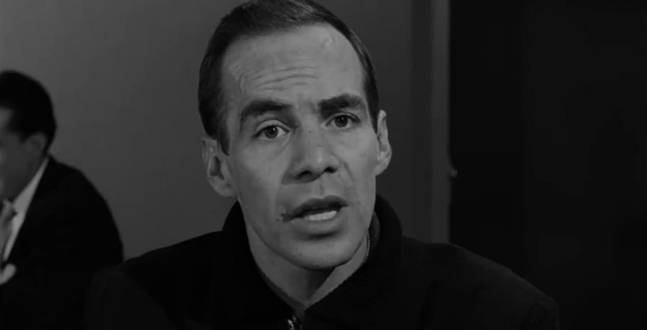 Otro de los hermanos que se dedicó al espectáculo fue
<b>Manuel</b>, que nació el 29 de enero de 1931 y se ganó el apodo de
<b> ‘El Loco’</b>, porque fingía demencia con varias mujeres para invitarlas a salir y no llamarlas después.
<br>