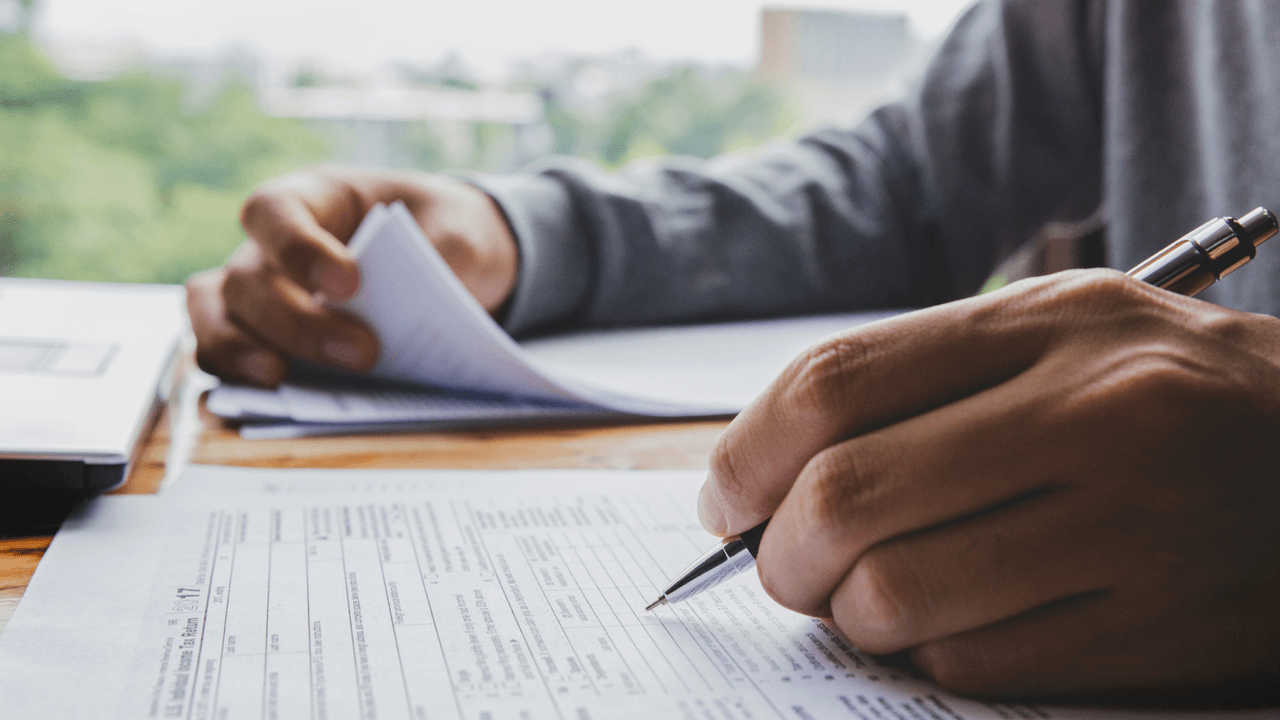 <h2 class="cms-H2-H2"><b>Primero debes aplicar al homestead exemption en Texas</b></h2>
<br>Para que la propuesta tenga mayores beneficios en la gente,
<b>lo ideal es que soliciten al programa de exención de impuestos de la propiedad</b> (llamado
<i>homestead exemption</i>, en inglés), porque junto con la Propuesta 4, ahorrarán más dinero. En el condado de Bexar, del centro de Texas, hay muchas personas que califican, pero que no han solicitado a este programa.