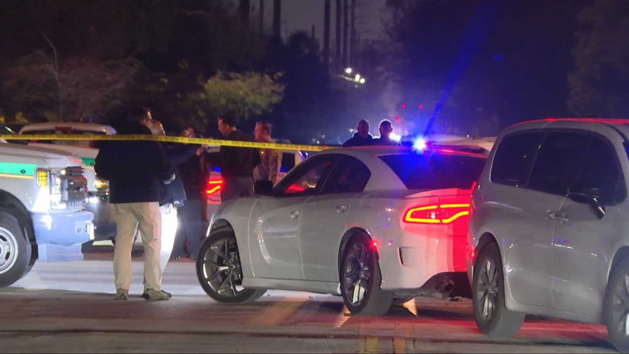 Agente del sheriff de Miami-Dade dispara a sospechoso armado tras persecución que terminó en choque