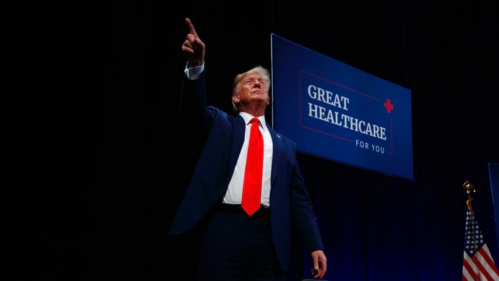 Trump insiste en desmantelar Obamacare sin presentar una alternativa