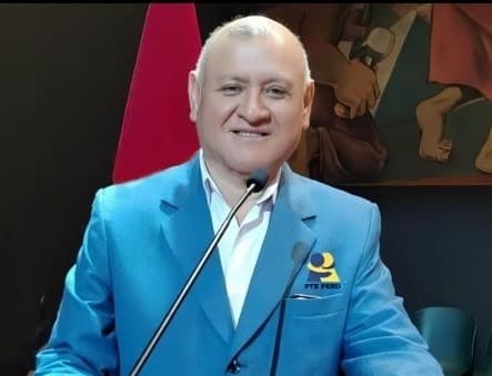 Napoleón Becerra: fallece candidato presidencial en accidente de tránsito cuando se dirigía a Ayacucho