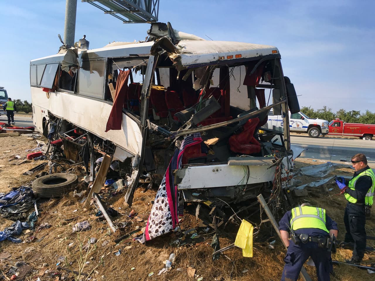 <b>Agosto:</b> cuatro personas fallecieron en un
<b><a href="http://www.univision.com/los-angeles/kmex/noticias/accidentes-de-transporte/algunas-victimas-mortales-en-el-accidente-de-autobus-en-california-serian-mexicanas" target="_blank">accidente de autobús ocurrido el 2 de agosto en Merced, California</a></b>. La Patrulla de Caminos de California indicó que
<b><a href="http://www.univision.com/noticias/accidentes-de-transporte/asi-quedo-el-autobus-accidentado-en-california-fotos" target="_blank">30 personas viajaban en el vehículo, la mayoría de ellas eran latinos</a></b> y más de una veintena de ellas resultaron heridas, incluido el conductor.