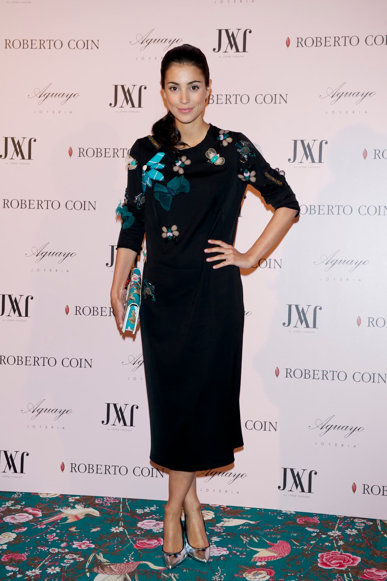 Su futuro esposo, el príncipe Christian, es hijo del príncipe Ernesto de Hannover y de Chantal Hochuli.
<br>