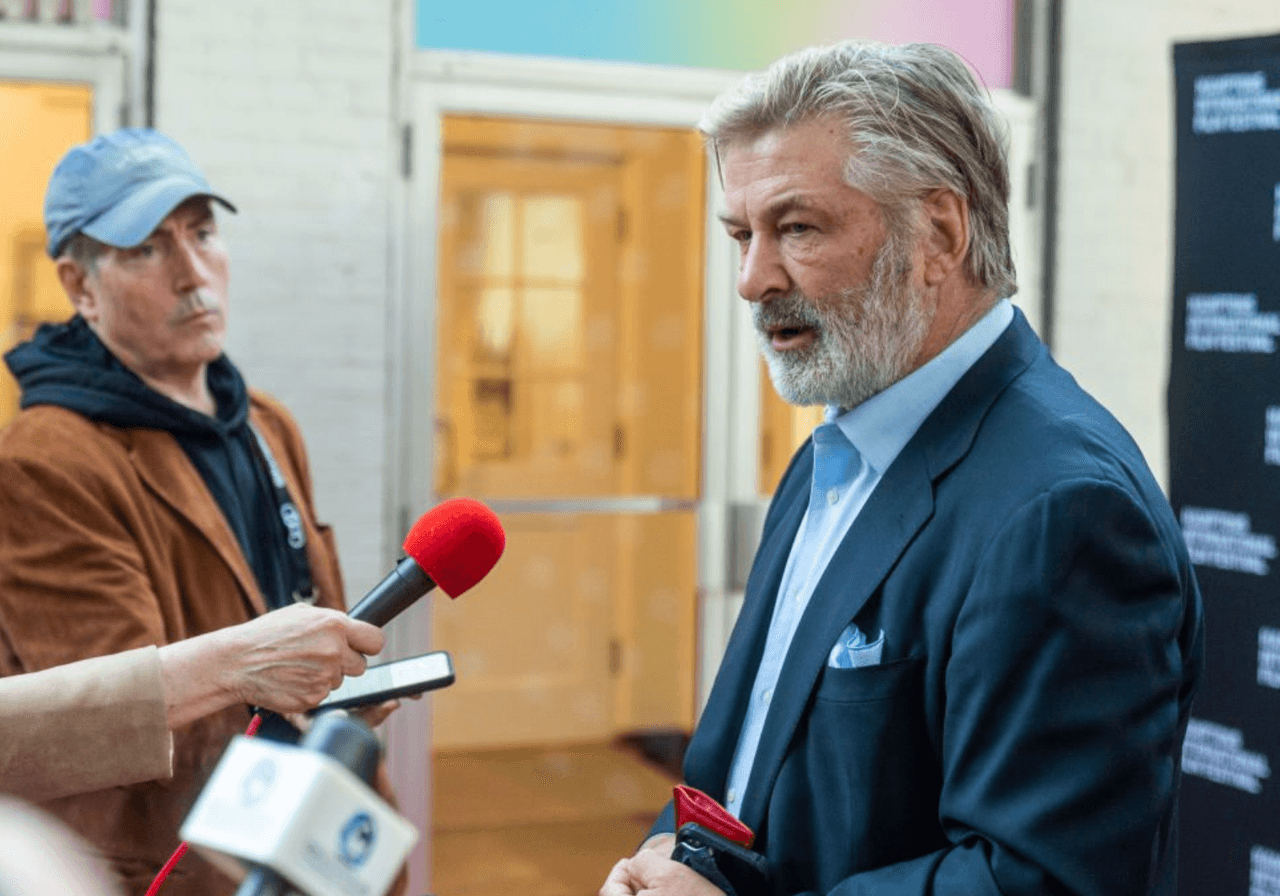 Lo último sobre el accidente en el que Alec Baldwin disparó a una directora en el set