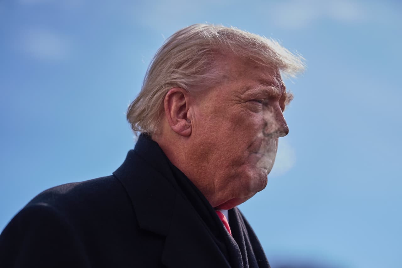 Trump demanda a mujer hispana por no acatar orden de deportación y la multa con casi 1 millón de dólares