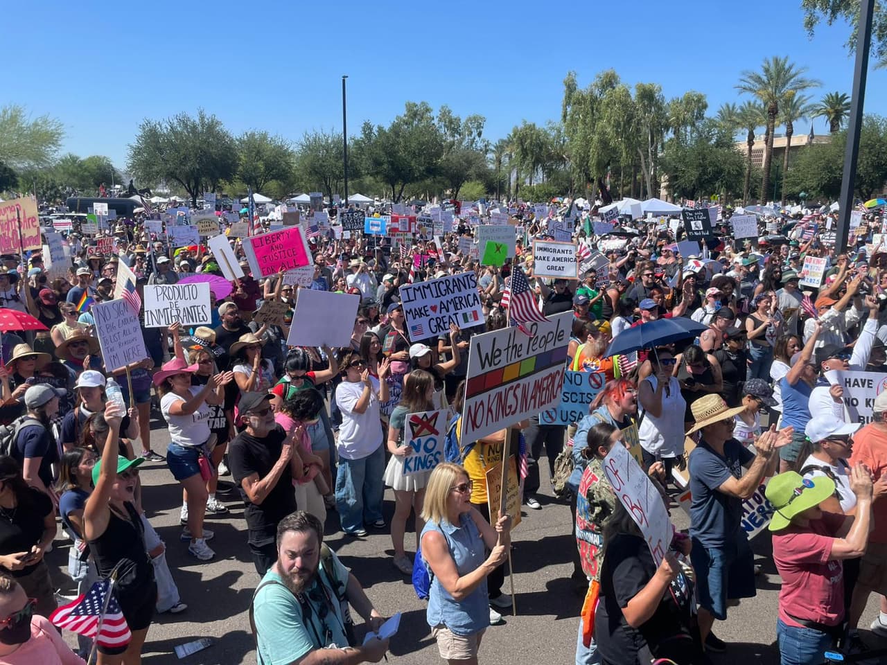 El nombre del movimiento
<b>50501 obedece a que representa 50 estados, 50 protestas, un solo movimiento</b>.