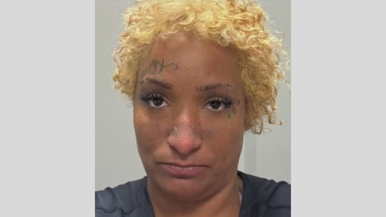 A través de un comunicado, Walmart pidió a sus clientes a revisar sus barras de pan y en caso de hallar algún objeto, regresarlo a la tienda te inmediato.
<br>
<br>“La salud y seguridad de nuestros clientes es siempre la principal prioridad. Hemos removido e inspeccionado todos los productos potencialmente afectados en las tiendas de Biloxi. Apreciamos la rápida acción de las agencias de la ley y continuaremos cooperando con ellas mientras dure la investigación”, dice el comunicado.