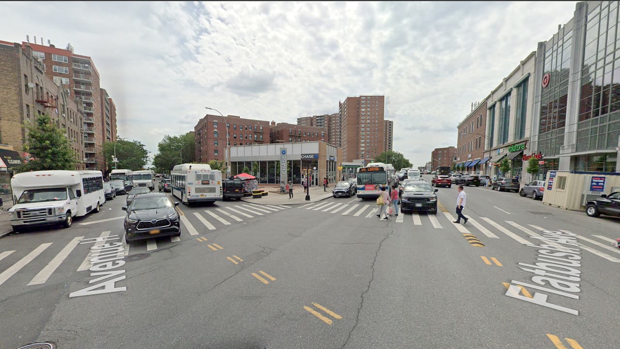 <b>Flatbush Avenue & Avenue H en Brooklyn</b>
<br>
<br>Se trata de la
<b>Ley Preliminar 1138,</b> que exigiría la iluminación natural universal en todas las intersecciones de de Nueva York para hacerlas más seguras.