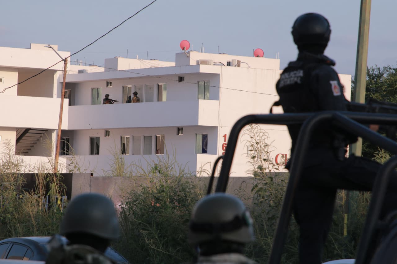 Y aunque se ha reforzado la presencia policial en la zona, esto
<b>no se ha traducido hasta ahora en el fin de la disputa dentro del Cártel de Sinaloa</b>.
