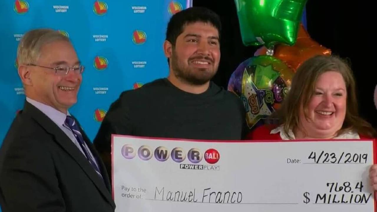 10.
<b>$768.4 millones en Powerball</b>, entregados el 27 de marzo de 2019 en Wisconsin. El ganador fue
<b>Manuel Franco.</b>