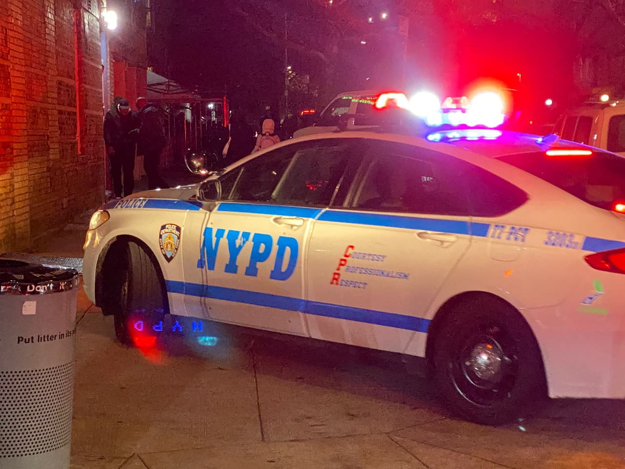 Muere sospechoso tras tiroteo con policía en Brooklyn; novia herida y niño ileso