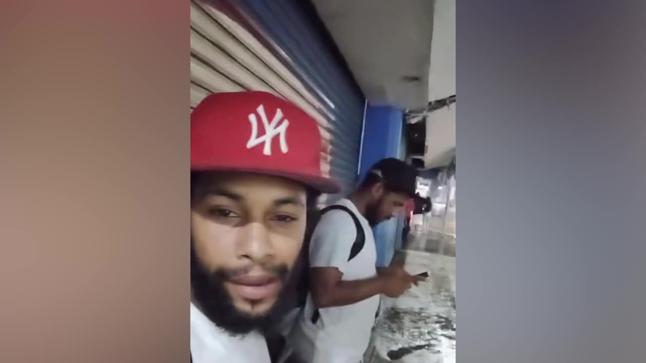 "Le aconsejo a la gente que no lo intenten, pueden perder su vida, su familia, perder todo detrás de algo que no vale la pena", declaró Hernández sobre el proceso de migración indocumentada, calificando su experiencia del "sueño americano" como "muy difícil" y distinta a las expectativas con las que llegó.