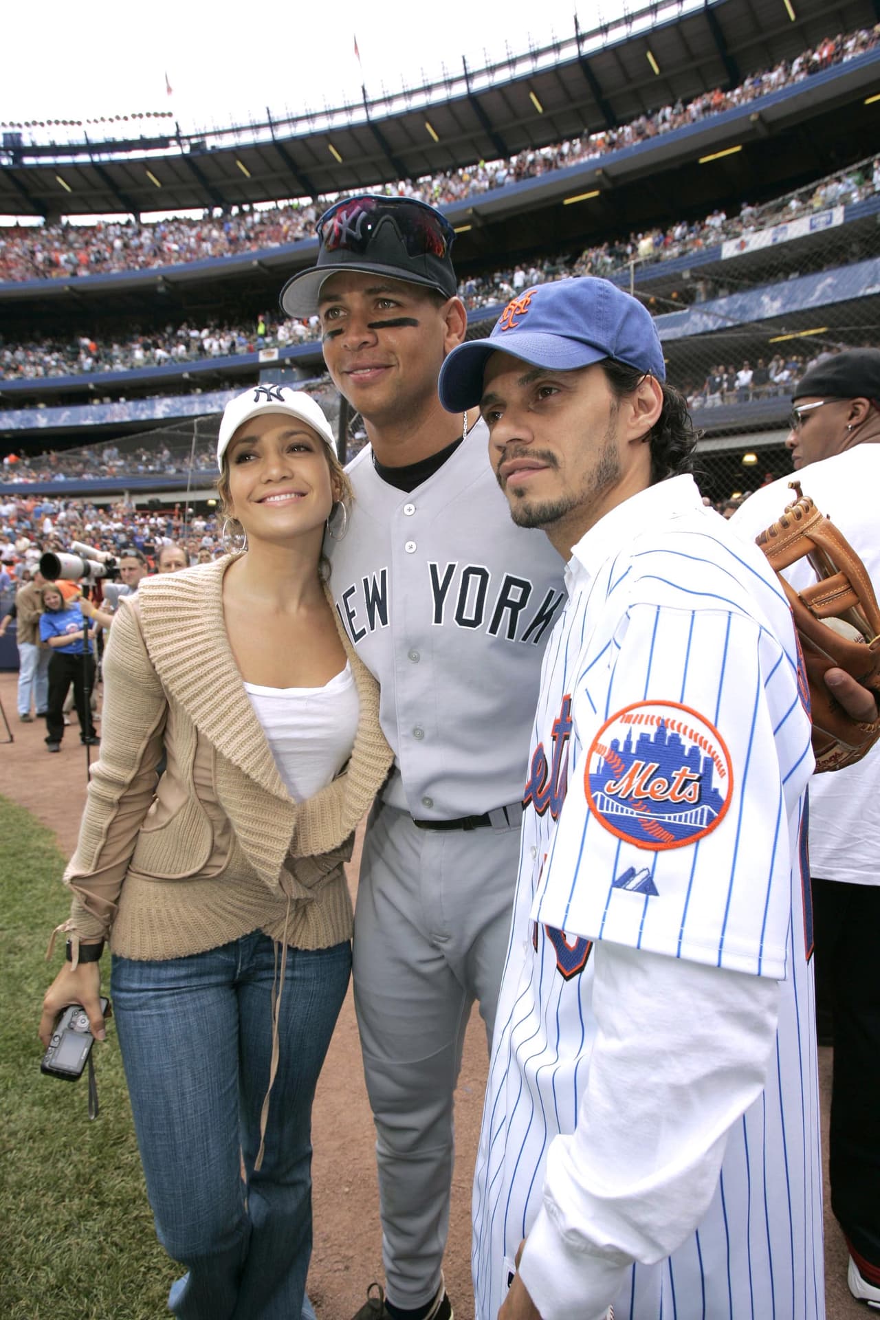 De hecho, en ese momento Jennifer Lopez estaba casada con el cantante Marc Anthony. Casi 12 años después, el deportista apareció en uno de los shows de J Lo en Las Vegas y, al parecer, ahí se dio el flechazo.