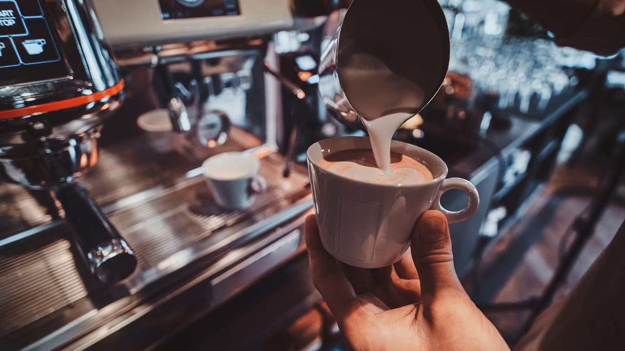 Desmantelan red de narcotráfico que operaba desde cafetería en Filadelfia