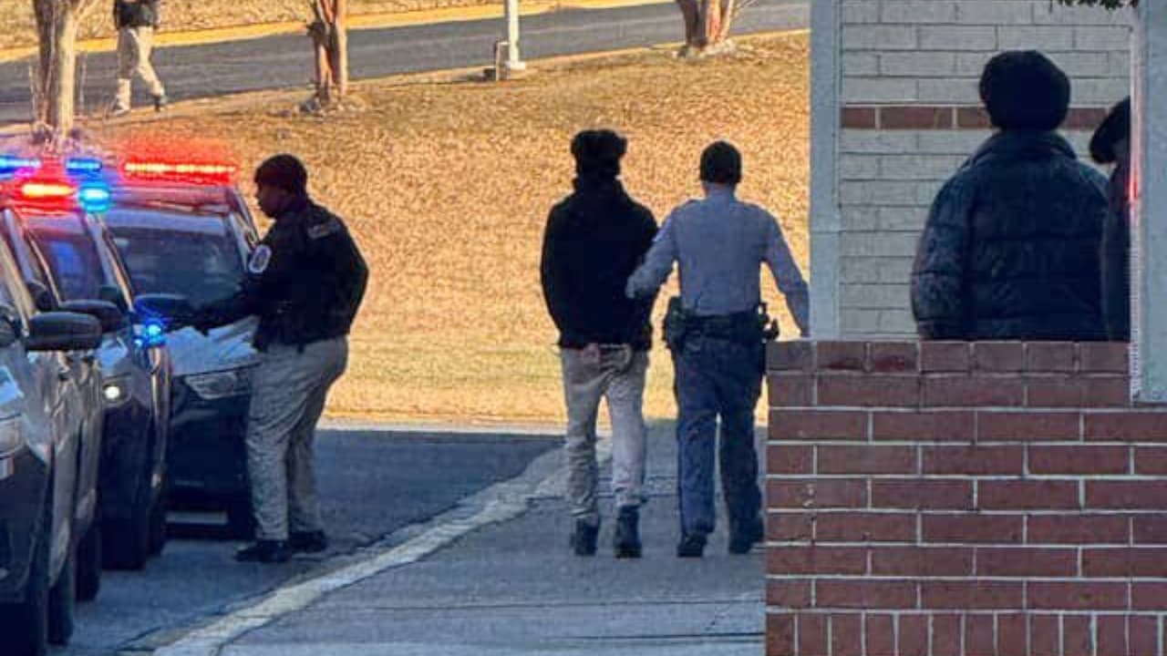 Riña entre estudiantes termina en apuñalamiento en escuela secundaria de Prince George
