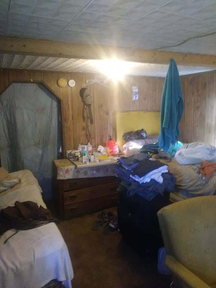 Esta imagen de 2019 muestra una vivienda que alojó a trabajadores agrícolas H-2A en Kentucky. Se supone que el alojamiento para estos trabajadores debe ser gratuito y cumplir con los estándares de salud y seguridad. Se considera parte de su salario.