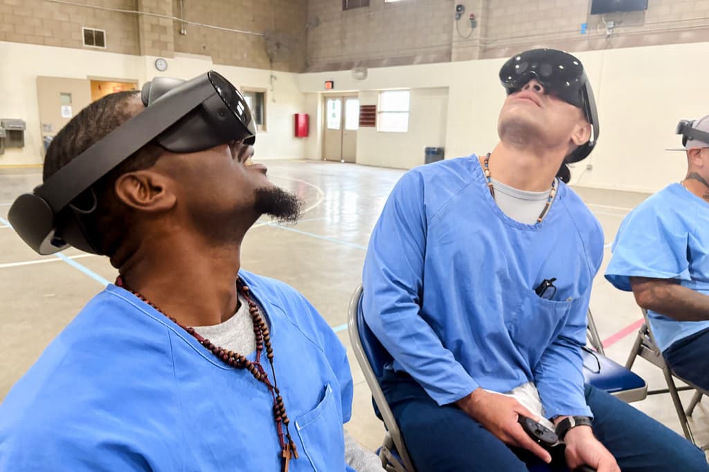 'Escapan' de prisiones de California por medio de realidad virtual: así lo hacen