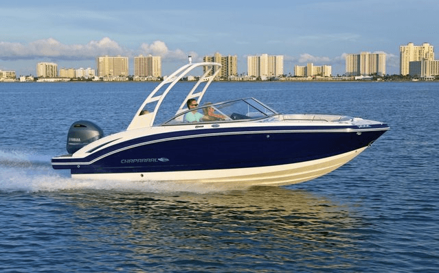 <b>8. Disfrutar de un yate nuevo de 250 caballos de fuerza</b>
<br>Si el lujo tiene una forma esa es la de un yate. La chaqueta de Dolce & Gabanna de Melania equivale a
<a href="http://www.guideautoweb.com/boat/specifications/chaparral/suncoast_outboard/230_suncoast/2016/"> comprarse un yate nuevo</a>, con garantía de un año, de 250 caballos de fuerza.