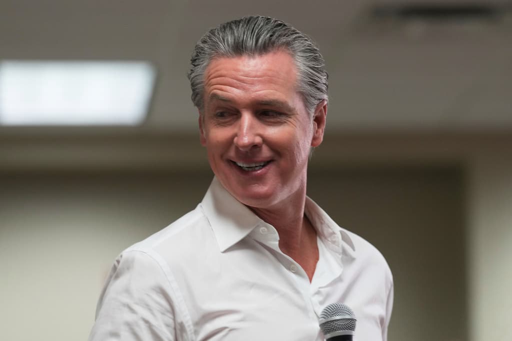 Cómo Gavin Newsom ataca a Trump con sus mismas armas en la batalla de los mapas electorales de Texas