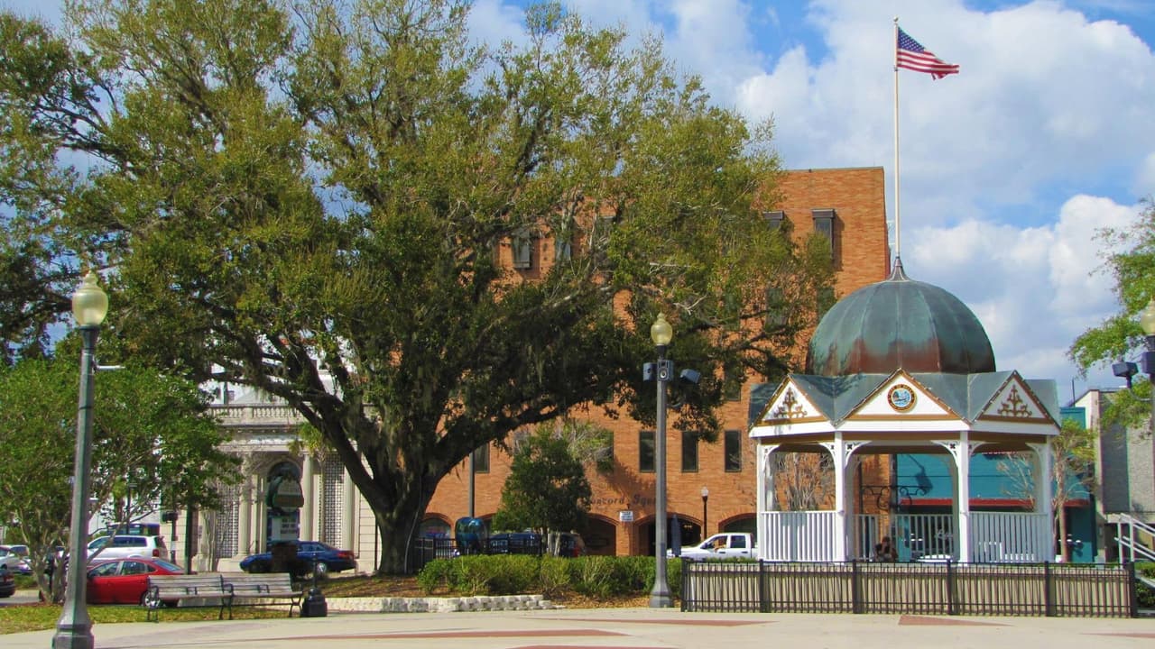 Ocala es un refugio asequible en el interior de Florida, conocido por su cultura ecuestre y un costo promedio de vivienda de $273,783, con una fuerte inversión en seguridad.