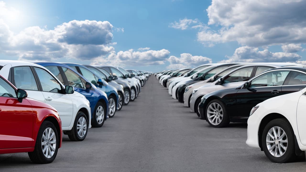 <h3 class="cms-H3-H3">En resumen 💡</h3> 👉🏻 Tricolor ya no vende autos ni ofrece financiamiento.
<br>👉🏻 No existe una subasta única ni abierta al público.
<br>👉🏻 Las ventas se hacen por etapas y por empresas especializadas.
<br>👉🏻 La forma más común de comprar será después, en concesionarios.