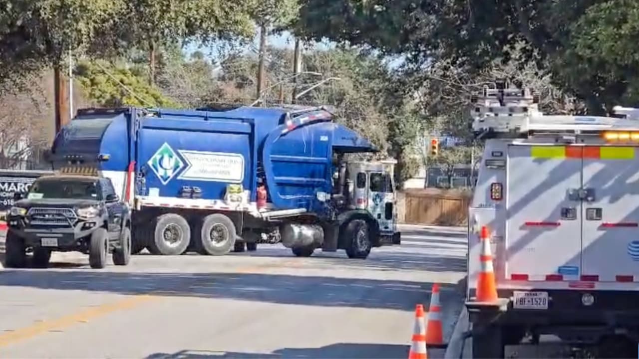 Una adolescente de 15 años muere atropellada por un camión de basura en San Antonio