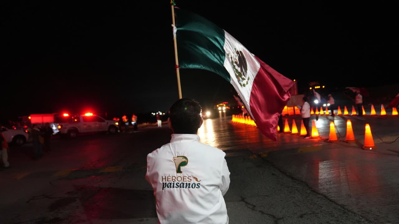 La
<b>Secretaría de Gobierno de Querétaro</b> informó que la mayoría
<b> de los migrantes provienen de Texas</b>, aunque también participan personas que residen en California, Colorado, Oklahoma, Illinois, Indiana, Tennessee, Georgia, Florida y Carolina, entre otros estados de la Unión Americana.
