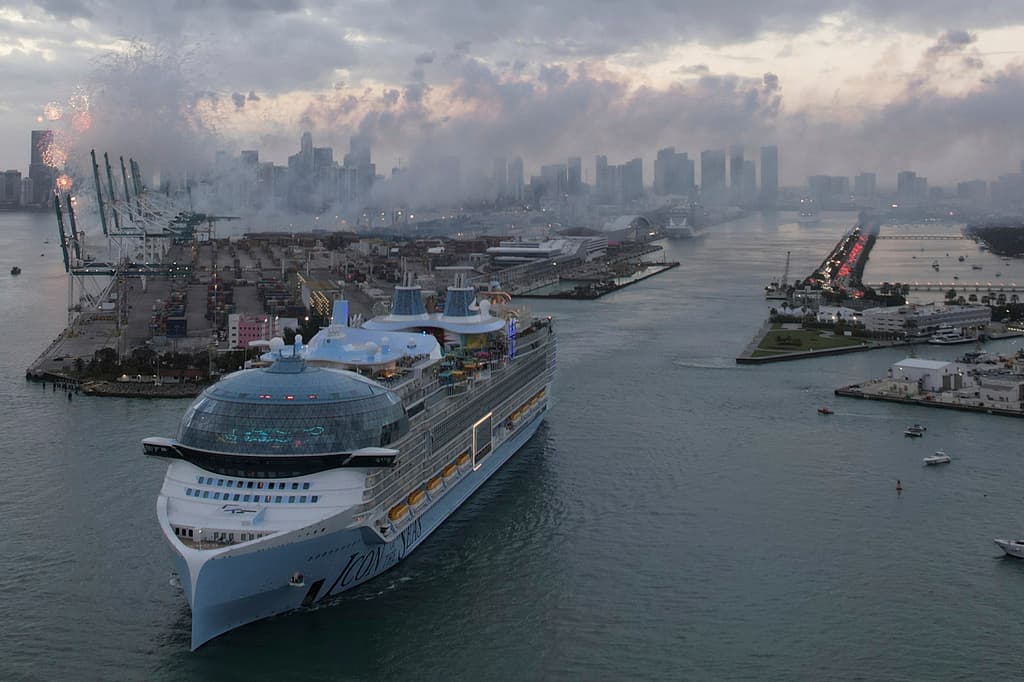 La presentación del Icon of the Seas en octubre de 2022 dio lugar a la jornada y la semana de mayor volumen de reservas en los 53 años de historia de Royal Caribbean, según la empresa.
<br>