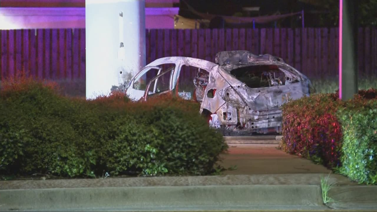 Una persona muere tras choque que dejó un carro incendiado en Hollywood