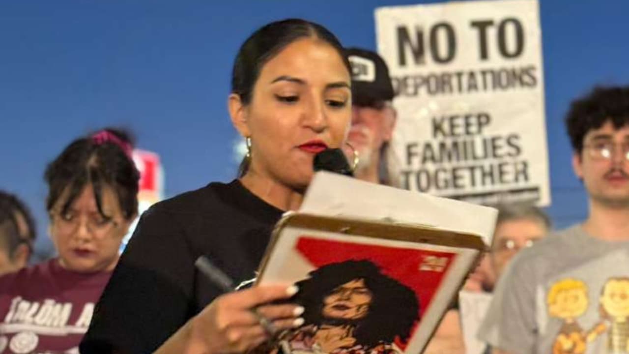 Durante la concentración, los líderes comunitarios señalaron que este ha sido
<b>uno de los operativos más grandes </b>realizados recientemente en la ciudad y exigieron que las autoridades transparenten los protocolos utilizados.