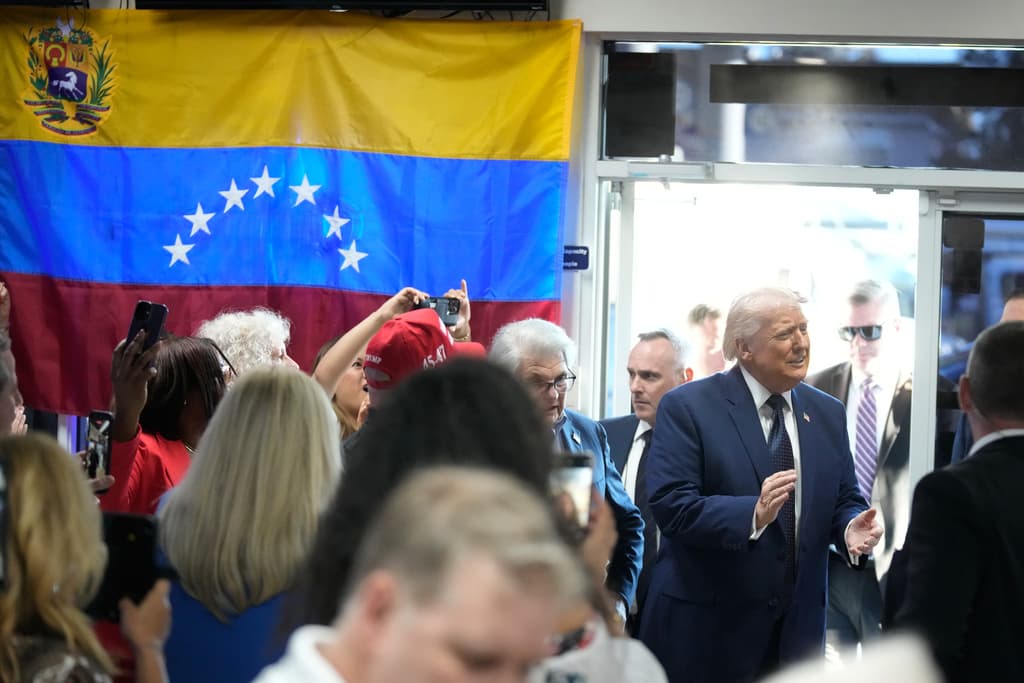 El presidente Trump visitó El Arepazo en Doral