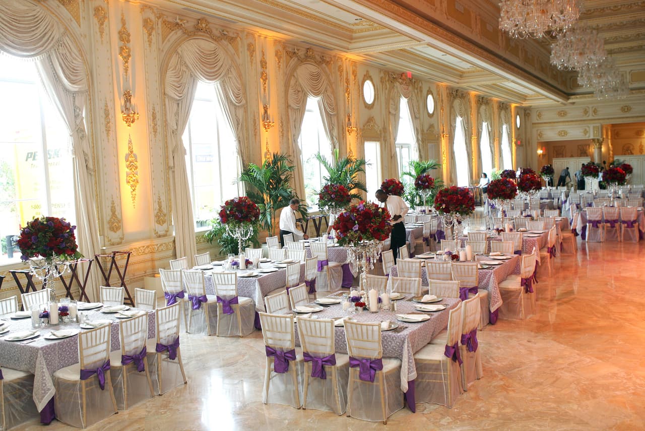 Trump perdona a un criminal evasor de impuestos luego que su madre asistió a una cena de $1 millón en Mar-a-Lago