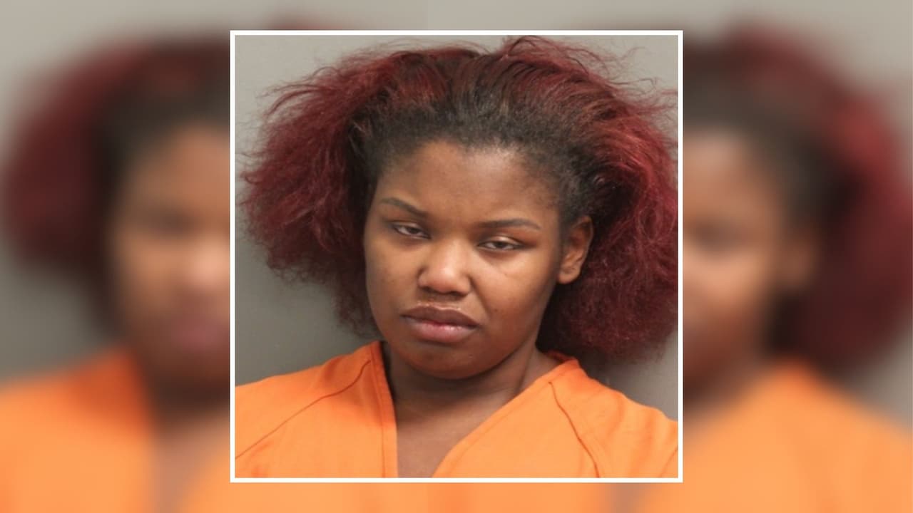 Conductora en estado de ebriedad es acusada de golpear a un oficial en el área de Houston