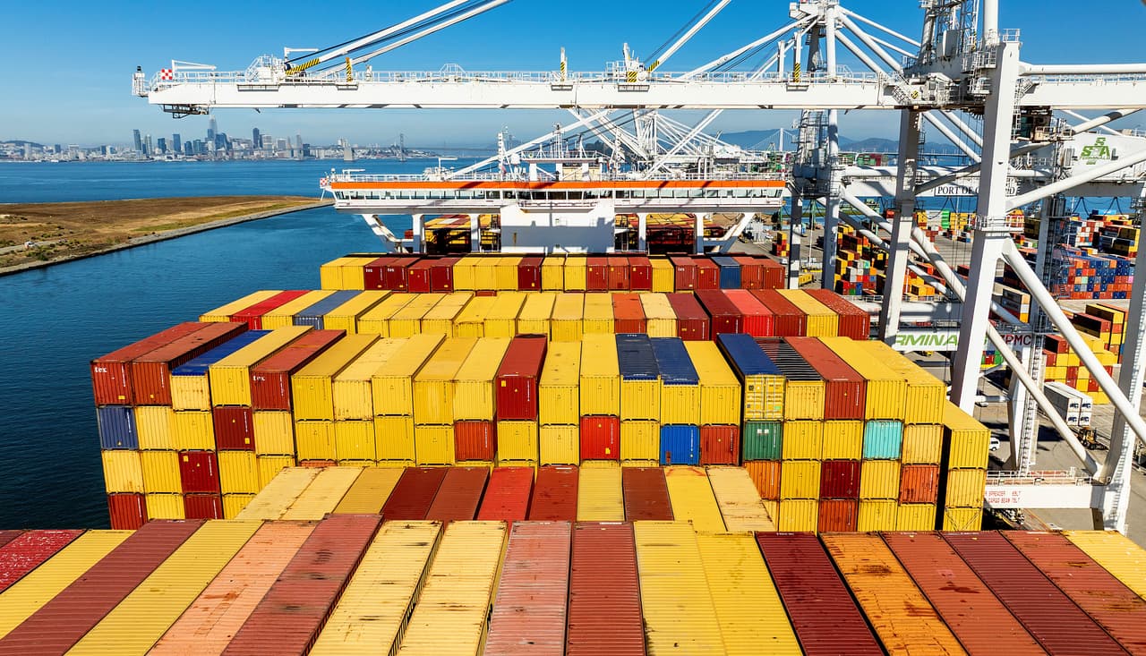 Juez de Nueva York dictamina que las empresas tienen derecho a recibir reembolsos por aranceles de Trump