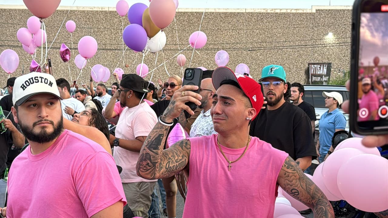 El mensaje claro que dejó la comunidad en San Antonio
<a href="https://www.univision.com/local/san-antonio-kwex/mujer-motociclista-muere-choque-conductor-ruby-lee-underwood-san-antonio-texas" target="_blank">para despedir a Ruby</a> fue que no la van a olvidar y que no descansarán hasta tener justicia.