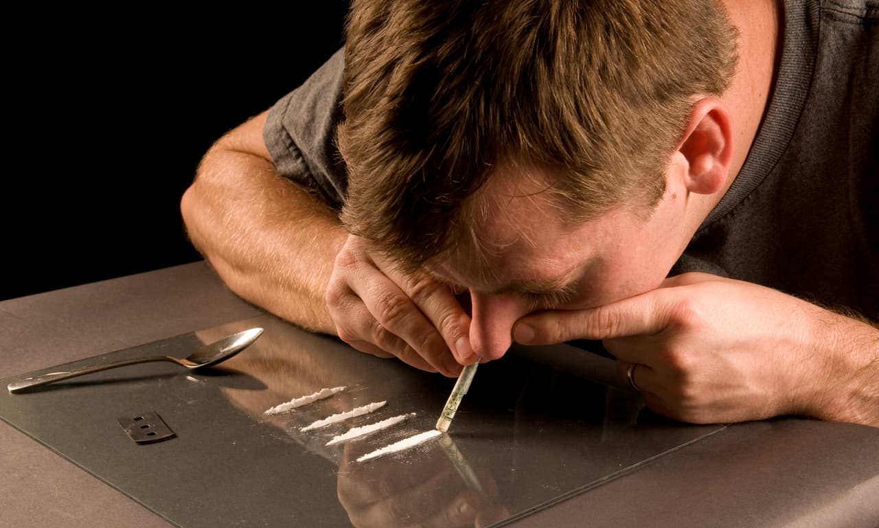 Una vacuna contra la cocaína creada por latinos promete eliminar la adicción al crack también