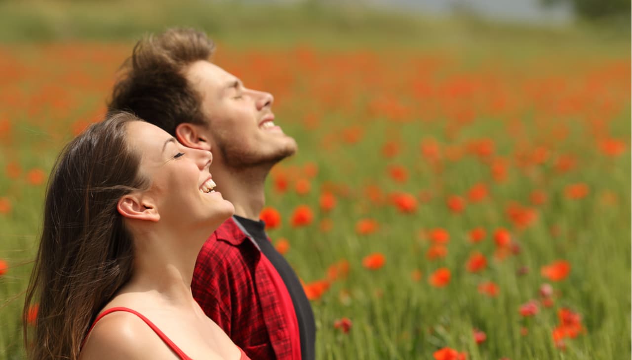 La respuesta para ser feliz depende de 4 químicos del cerebro: te decimos cómo funcionan