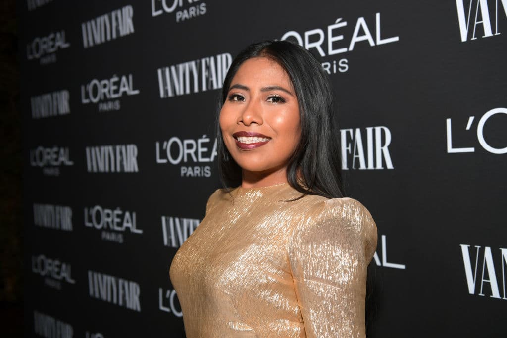 <b>#2 Consultó a una experta para hablar de amor propio </b>
<br>
<br>Sin duda, este es uno de los temas que apasiona a Yalitza Aparicio, pues el pasado mes de febrero celebró San Valentín con un video al respecto en su canal de Youtube.
<br>
